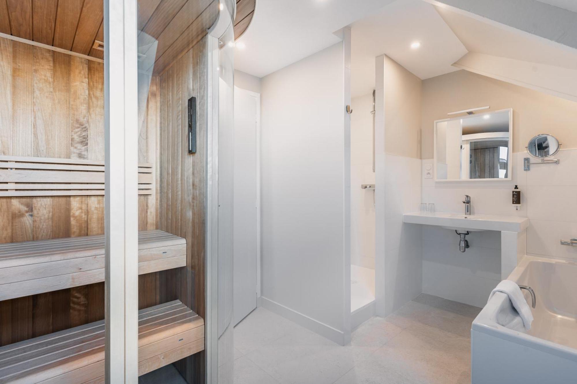 Hotel Spa De La Citadelle Lorient 포트루이스 외부 사진